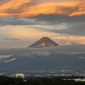 amazing-aircrafts-views-11th-floor-new-apartment.guatemalaantiguahotels.com/